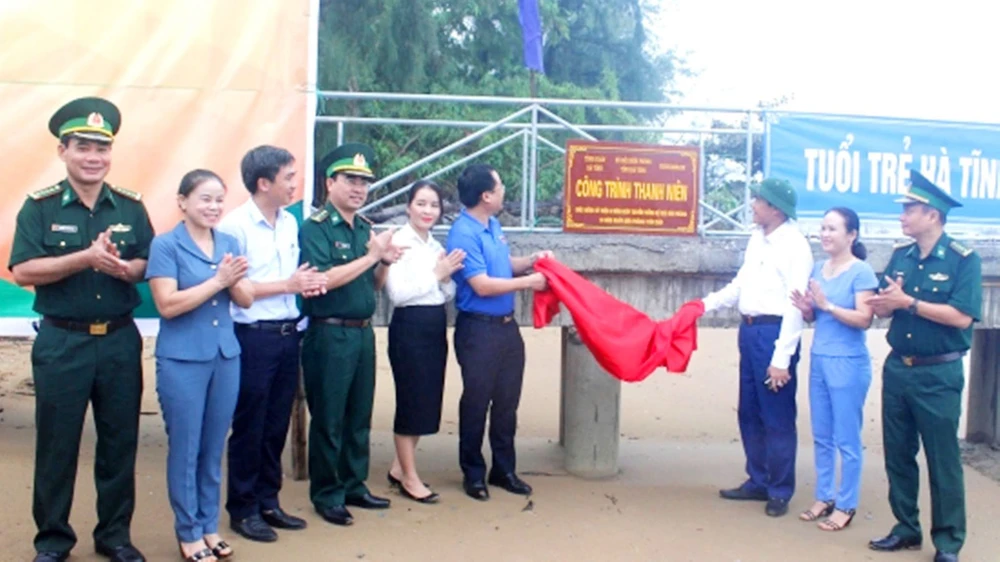 Khánh thành cầu kiểm soát tàu thuyền tại Trạm kiểm soát Biên phòng Cửa Nhượng