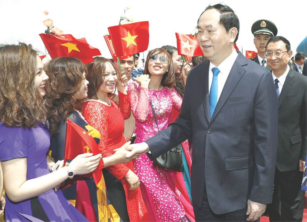 越中加強關係符合兩國基本及長久利益 ảnh 1