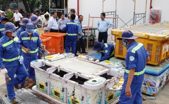 這次被銷毀的贓物包括11台賭博機及11台射魚機。（圖源：SGGP）