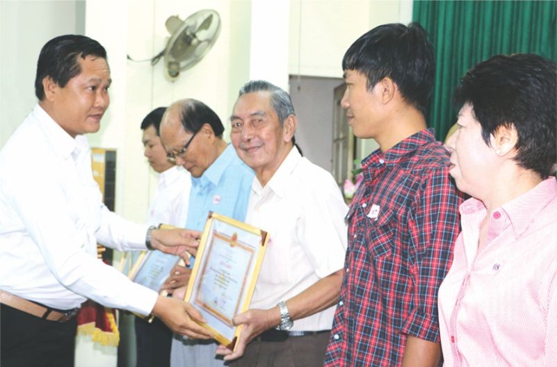 華人單位獲獎。（圖源：愛心））