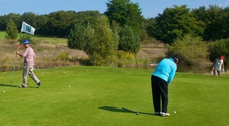 格尼茨基高爾夫球場一角。