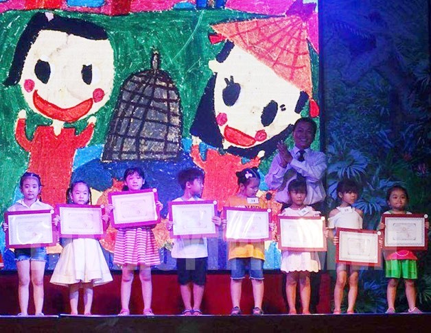 昨(21)日上午在第四郡Kizciti少兒輔業娛樂區公佈2017年少兒綠色風彩繪畫比賽結果及頒獎。（圖源：嘉順）