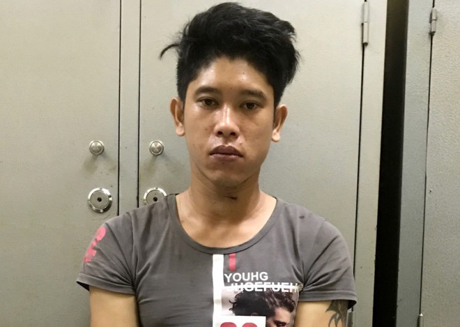 被抓獲押送至公安機關的嫌犯鄭文秀。(圖源:N.N)