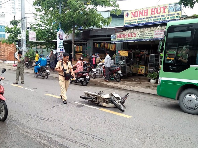 交警警務趕來現場調查事故起因。（圖源：H.Tâm）