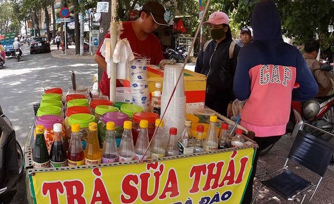 路邊攤銷售的珍珠奶茶大部分使用來歷不明的原料。