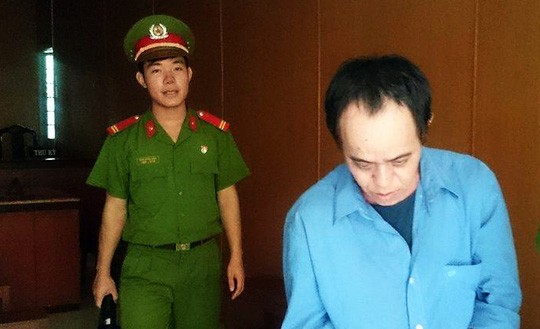 圖為被告侯文和（右）。（圖源：互聯網）