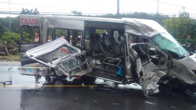 該交通事故現場，導致2人死亡12人受傷。（圖源：互聯網）