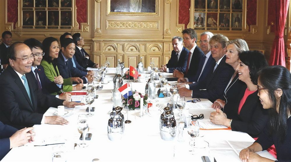 阮春福總理會見荷蘭議會一院和二院議長。(圖源：越通社)