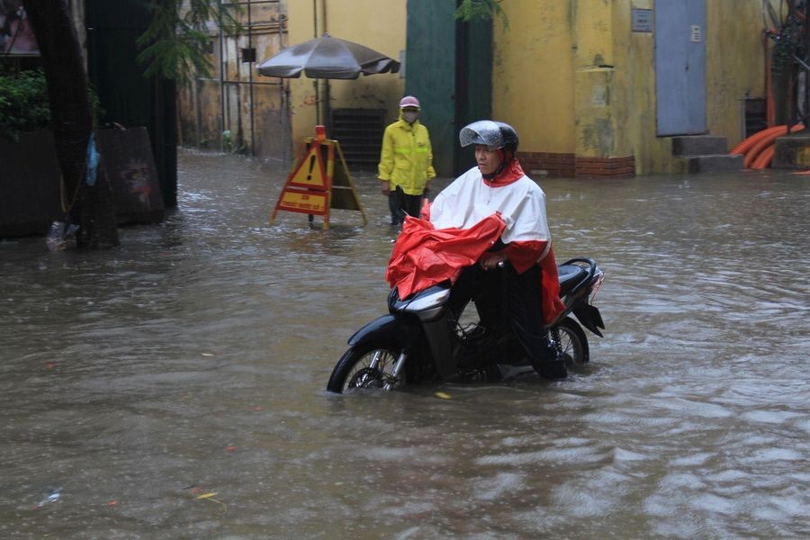 集中克服颱風後果 ảnh 1