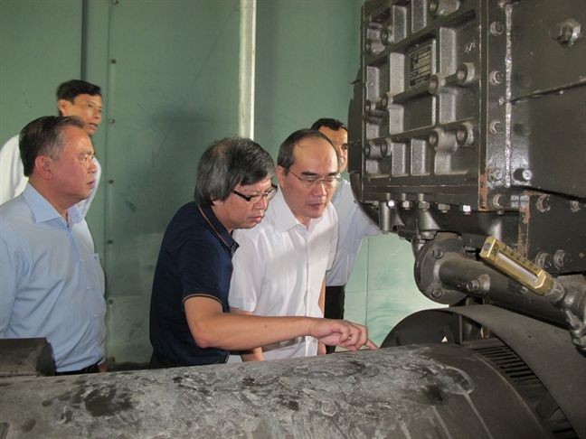 市委書記阮善仁前往平新郡考察鵝吉垃圾焚燒發電廠”實驗提案。(圖源：芳源)