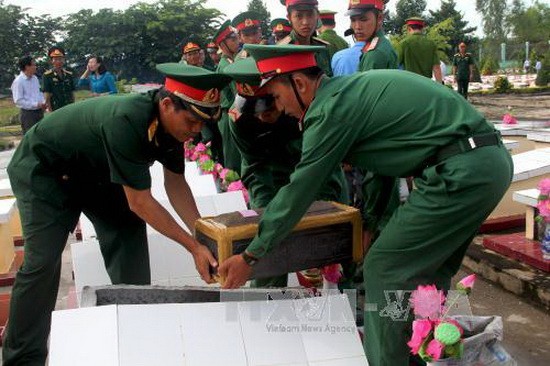 隆安省移交 21 具烈士骸骨 ảnh 2