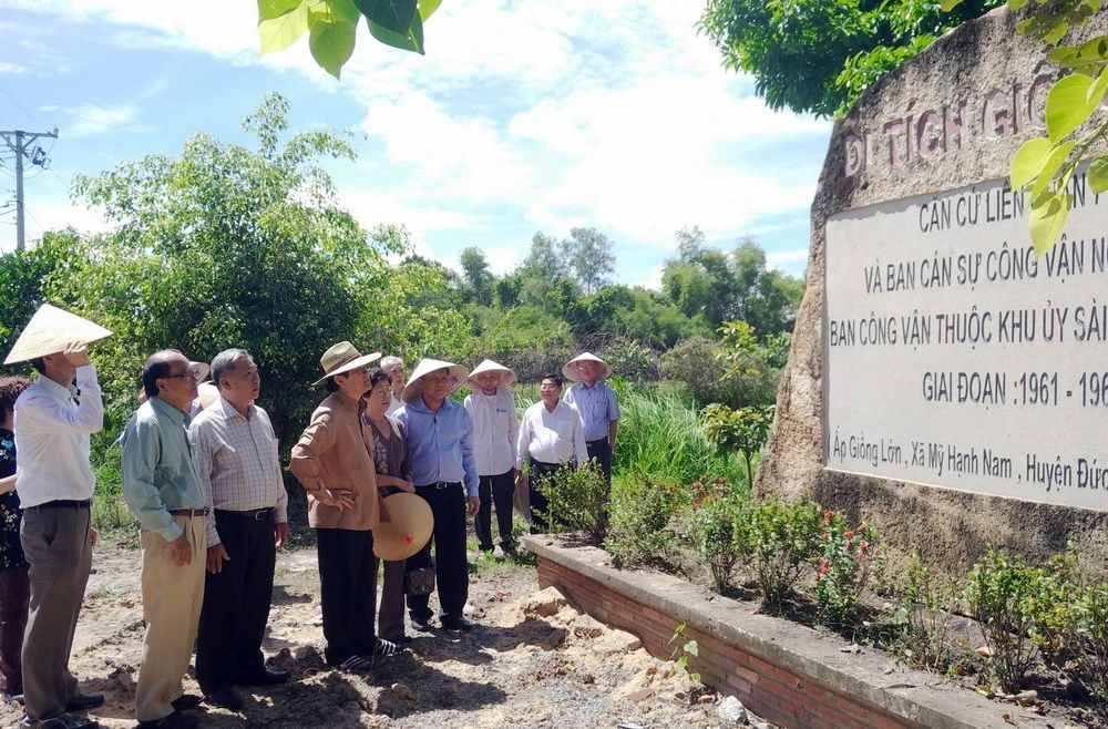 代表團參觀“榕日”革命根據地。（資料圖源：仁建）
