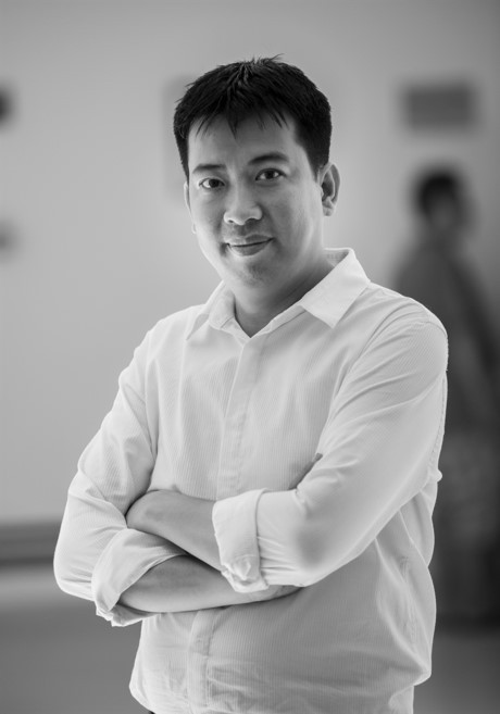 黃英秀文學家。