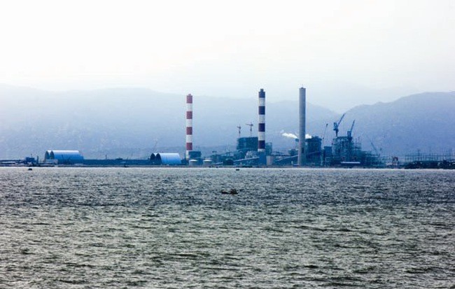 圖為永新1熱電廠。此前，何國軍曾因涉嫌永新1電力有限責任公司受託的100萬立方米泥沼排向平順省大海事件而被暫停工作15天。（圖源：互聯網）