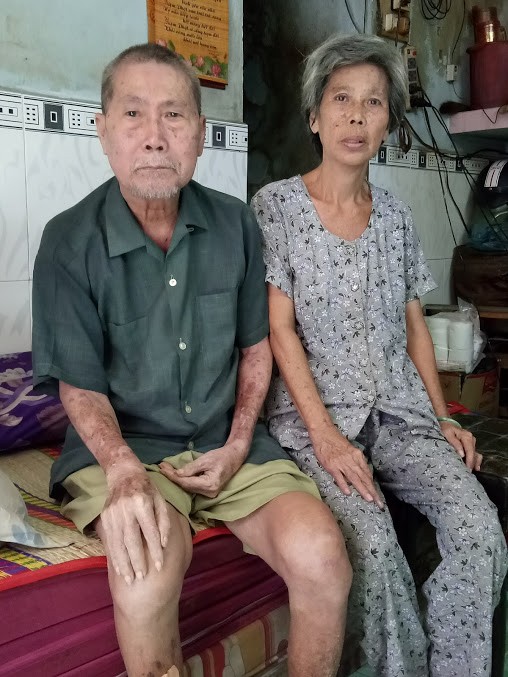 姚家兄妹均患病。