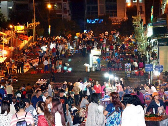 大勒市人委會與林同省人委會已提出主張恢復及投資、重新整頓大勒夜市區域(位於大勒市第一坊阮氏明開街)。(圖源：互聯網)