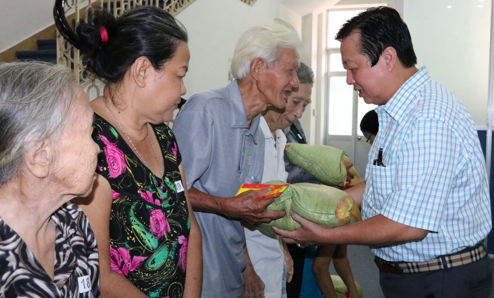 梁栢滔替母佈施捐贈善款２億元 ảnh 1