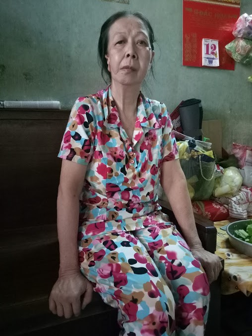 胡妹動手術後可以慢慢行動了。