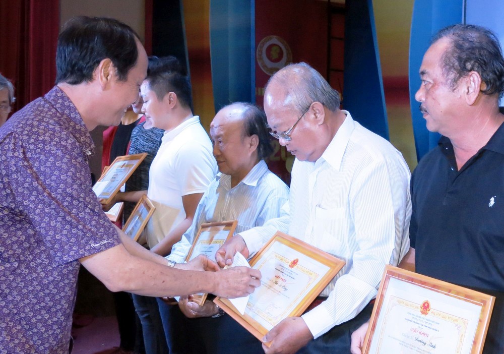 值八月革命與“九‧二”國慶、新聞文化行業傳統日72週年紀念，第五郡文化中心值此表彰8個團隊-俱樂部。