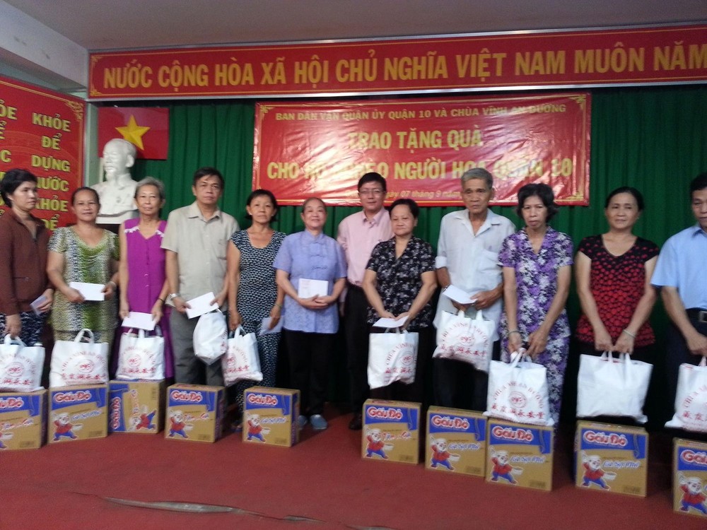 華人單位熱心濟貧 ảnh 2