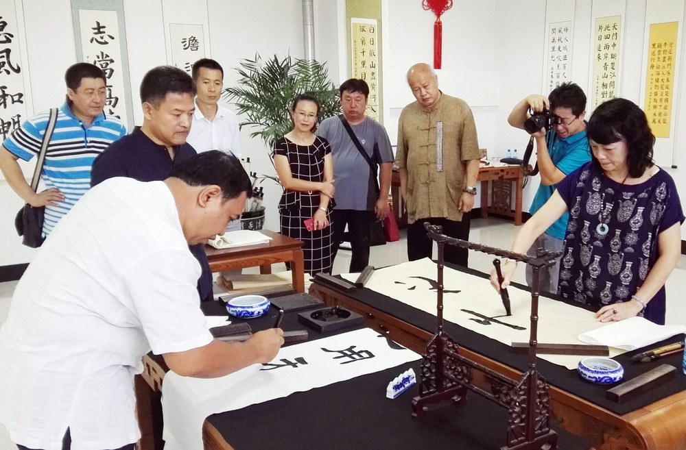 林漢城書法家參加國際交流 ảnh 1 林漢城書法家參加國際交流 ảnh 1