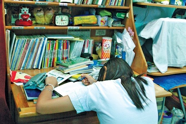 以成績為目標的學習方式給學生帶來壓力。