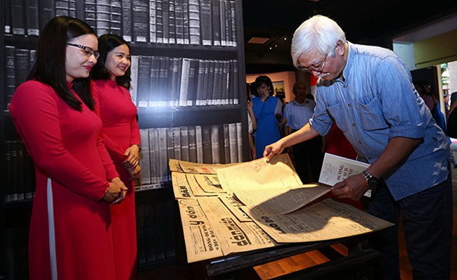 代表在觀展。（圖源：明藍）