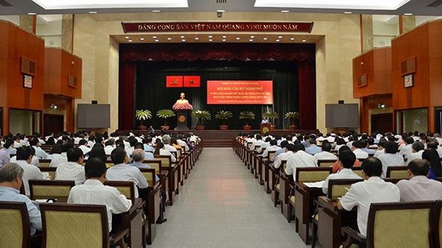 本市簡報黨十二屆六中全會結論 ảnh 1