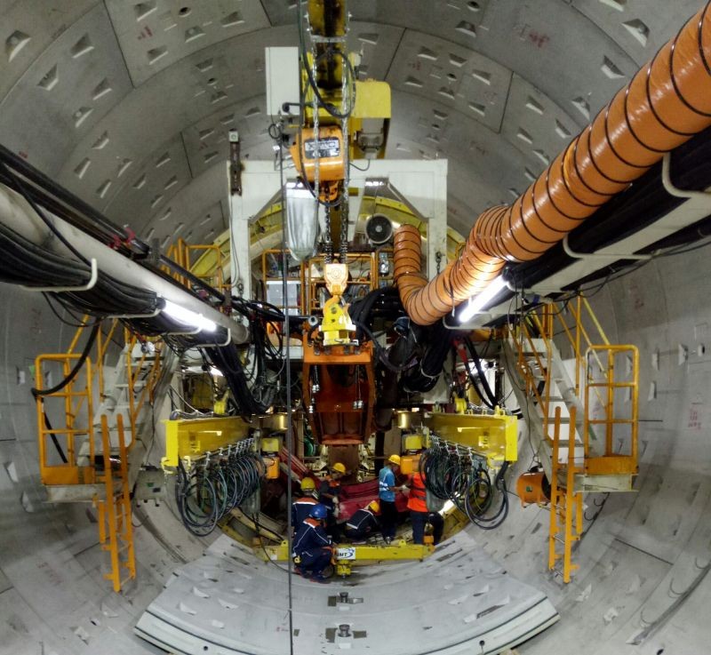 TBM 隧道掘進機施工現場。(圖源：元姮)