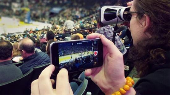 世界首款智能雙筒望遠鏡eyeQ。（圖源：互聯網）