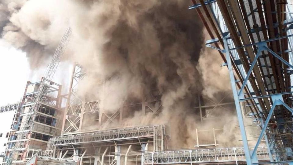 印度發電廠爆炸 逾百人傷亡。(圖源:Hindustan Times)
