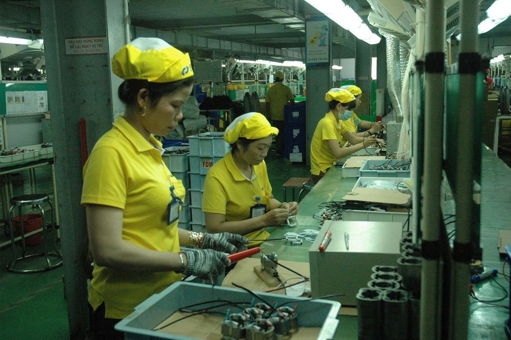 公司的現代生產線。