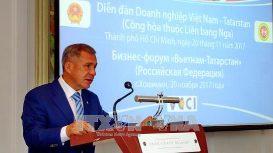 俄羅斯聯邦所屬韃靼斯坦共和國總統明尼哈諾夫(R. Minnikhanov)在越南-韃靼斯坦共和國企業論壇上發言。(圖源:越通社)