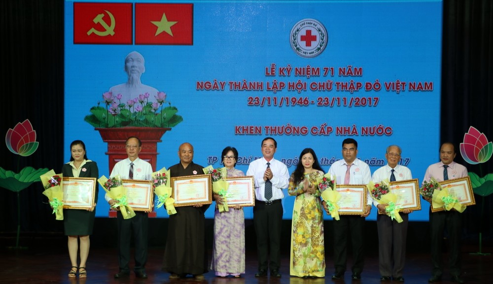 市紅十字會成立 71 週年紀念 ảnh 1 市紅十字會成立 71 週年紀念 ảnh 1