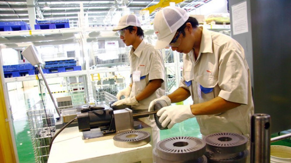 應為企業創造順利經營環境。
