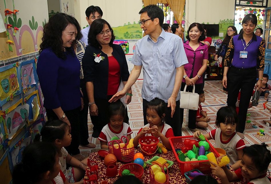 政府副總理武德膽考察邊和市幼兒園。（圖源：廷南）