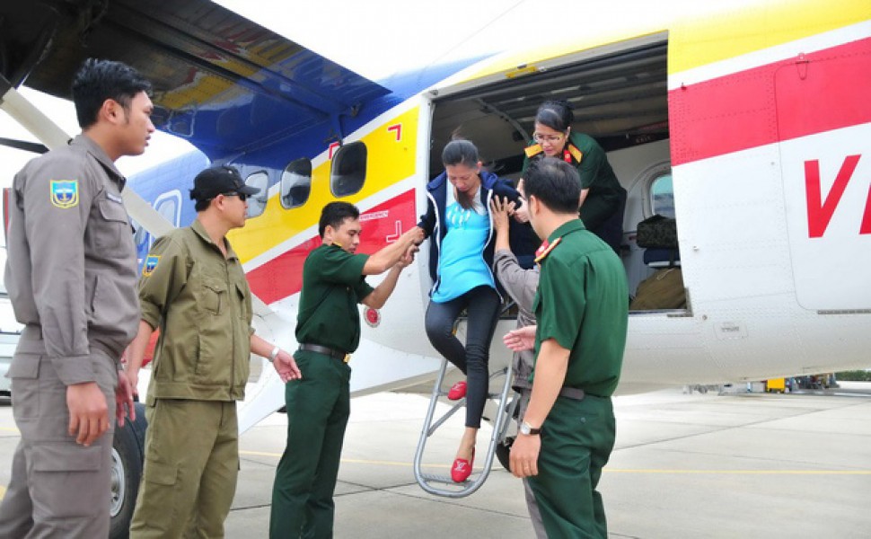 水上飛機將產婦安全送往陸地住院以進一步照顧與跟進。（圖源：青竹）