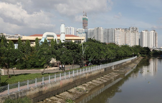 平盛郡第十九坊饒祿-氏藝流域因目前未有廢水處理系統，所以廢水都是直接排出河流。