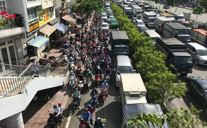 市交通運輸廳建議加大市區的交通違規處罰力度，以增加經費來改善交通設施。