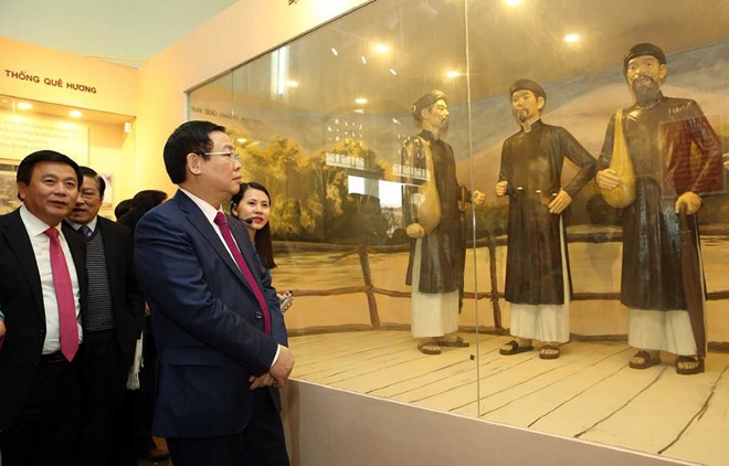 政府副總理王廷惠參觀潘佩珠紀念區。（圖源：VOV）