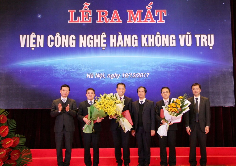 河內國立大學與軍隊電信集團(Viettel)配合舉行的航空航天技術院(SAE)成立儀式。（圖源：裴俊）