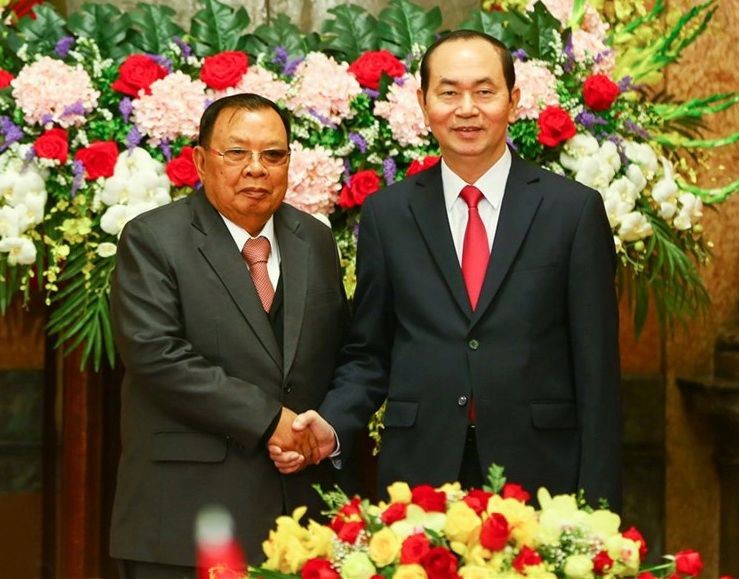 國家主席陳大光(右)會見老撾總書記本揚‧沃拉吉。（圖源：山松）