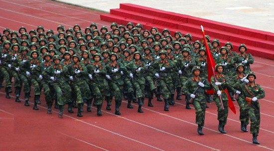 全軍隊齊心協力、團結一致，隨時接受任務。