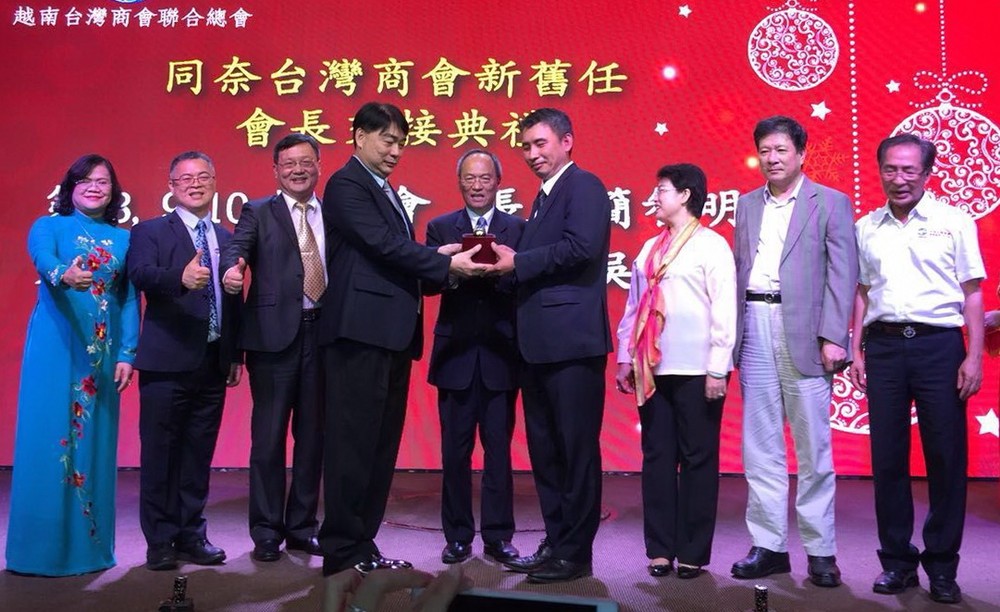 新舊會長交接儀式。