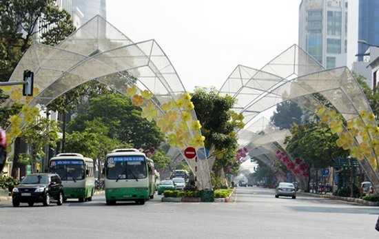 據市交通運輸廳表示，從昨(24)日上午9時起，禁止各類車輛在咸宜街從傅德政街至南圻起義街路段的中間汽車道行駛。圖為咸宜街一瞥。（示意圖源：互聯網）