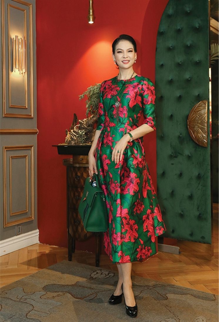 翠香是姑娘們決定豁出去改變命運或安份守己的典型佳麗之一。