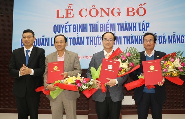 圖為峴港市食品衛生安全管委會成立公佈儀式。（圖源：danang.gov.vn）