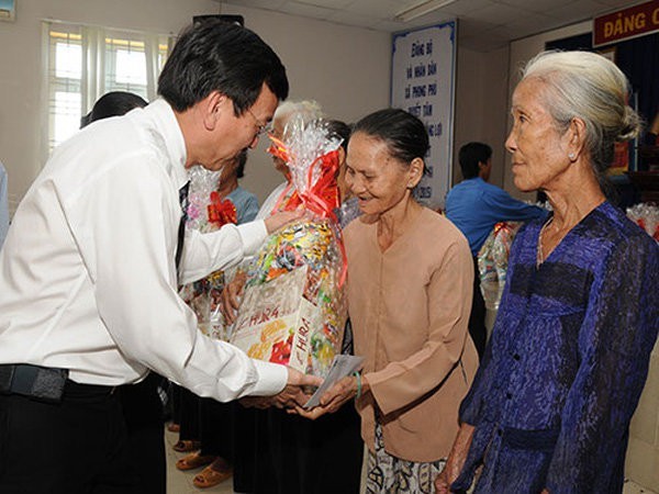 向有功者贈春節禮物預計逾 3860 億元。（示意圖源：互聯網）