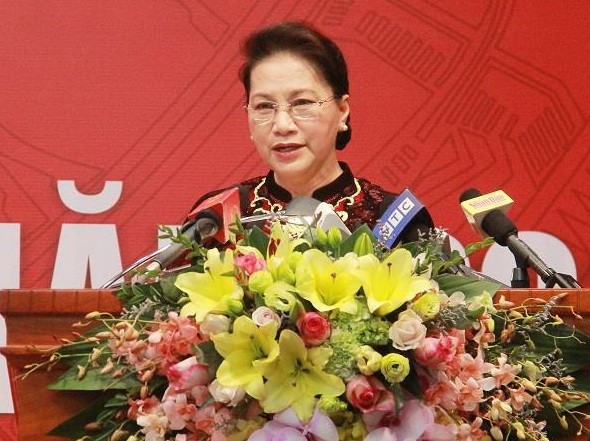 國會主席阮氏金銀出席會議並發表指導意見。（圖源：光明）