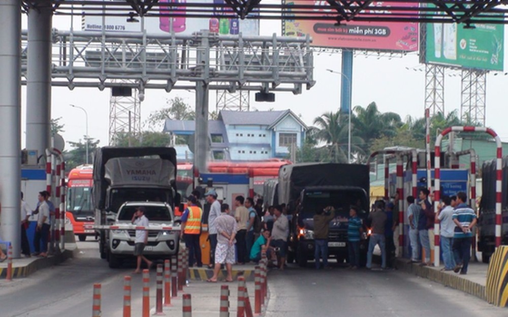 陸路總局要求投資商在收費站豎立車道分行、禁停警示牌，同時必須在本月25日之前完成。（示意圖源：互聯網）